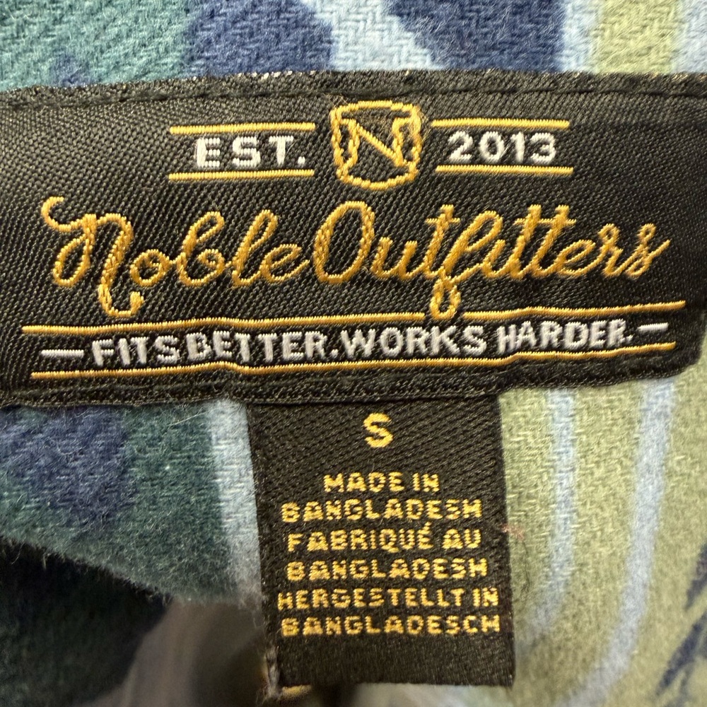 Women’s Multicolor Patterned Button Top - image 6